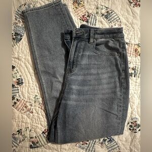 American Eagle Curvy mom jeans Size 4